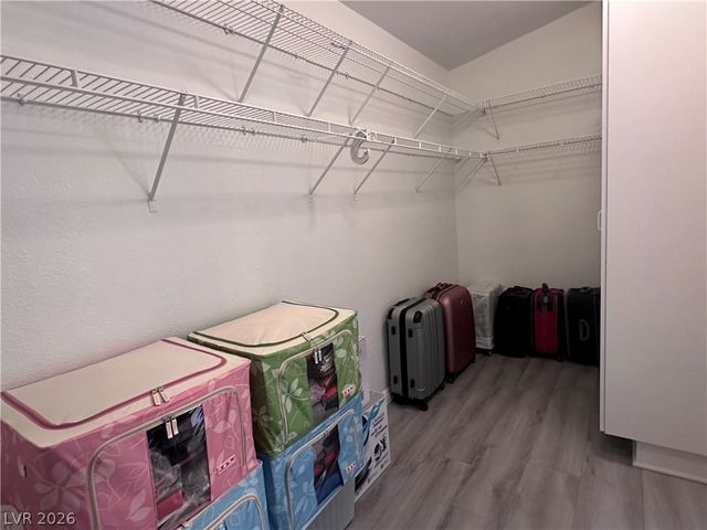 6789 Gold Yarrow Street, Las Vegas, NV 89148