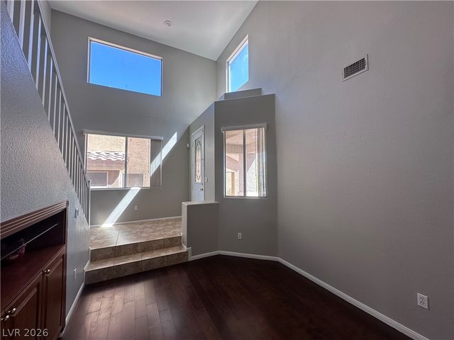 6789 Gold Yarrow Street, Las Vegas, NV 89148