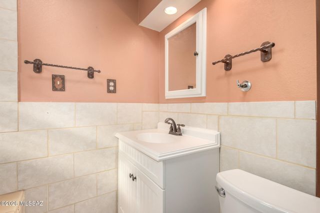 2701 N Walnut Avenue, Tucson, AZ 85712