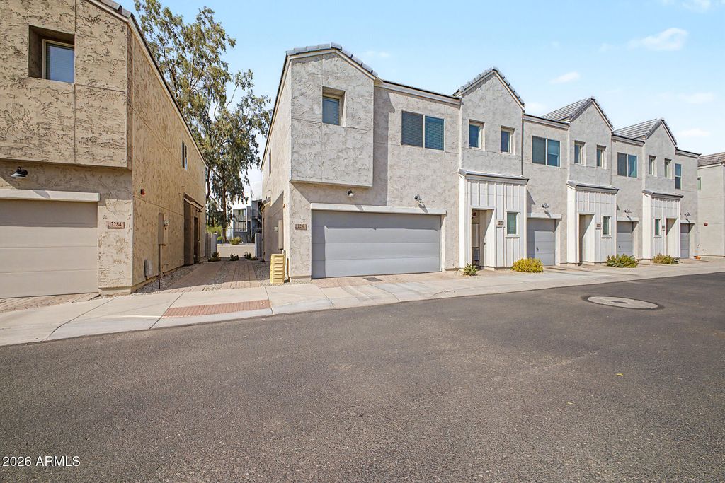 2280 W HARMONT Drive, Phoenix, AZ 85021 — exterior