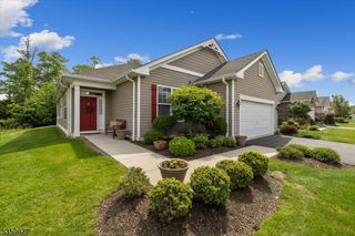 87 Schindler Ct, Franklin Twp., NJ 08873