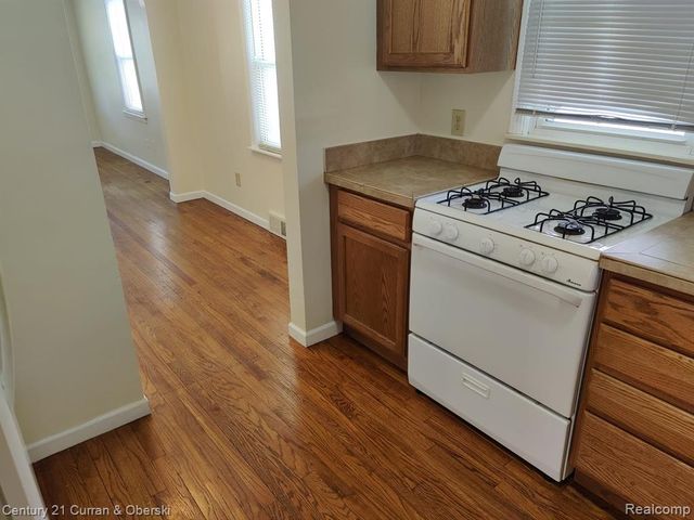 24311 Notre Dame Street, Dearborn, MI 48124