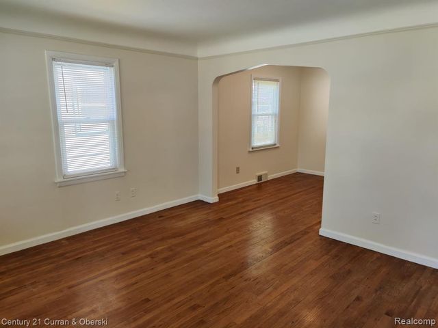 24311 Notre Dame Street, Dearborn, MI 48124