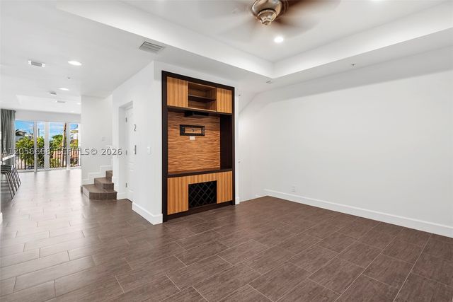 348 Elm St B-10, Hollywood, FL 33019