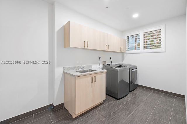 348 Elm St B-10, Hollywood, FL 33019