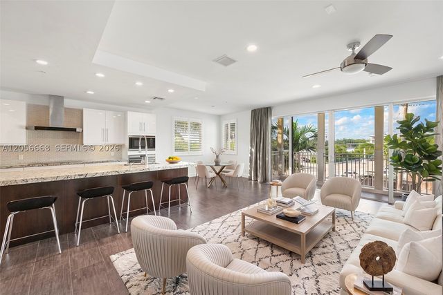 348 Elm St B-10, Hollywood, FL 33019