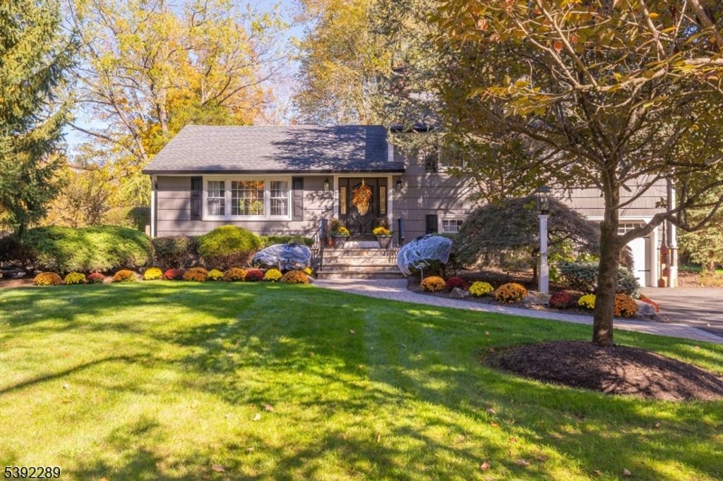 374 S Maple Ave, Bernards Twp., NJ 07920