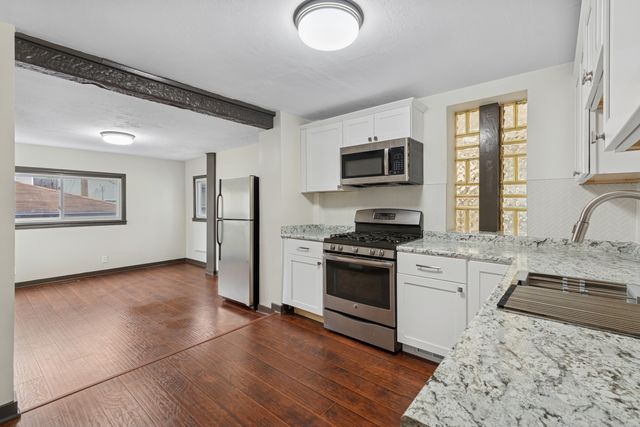 3045 W EASTWOOD Avenue 1, Chicago, IL 60625