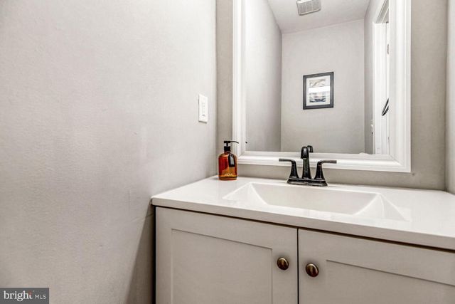 10212 HARVEST FIELDS DR, Woodstock, MD 21163