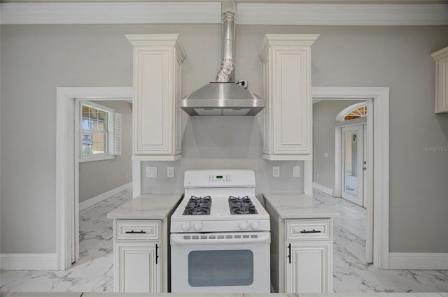 1208 W BAKER STREET, Plant City, FL 33563