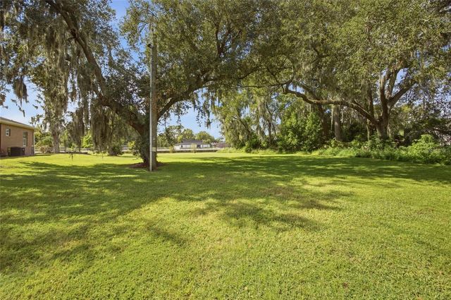 1208 W BAKER STREET, Plant City, FL 33563