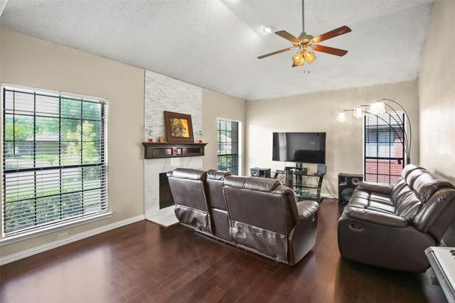 2226 Crystal Creek Lane, Garland, TX 75040