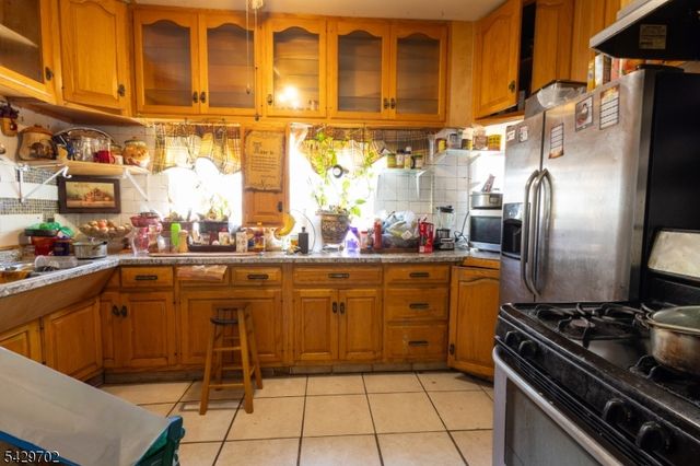 180 Berkshire Pl, Irvington Twp., NJ 07111