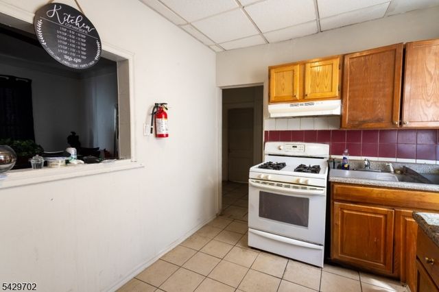 180 Berkshire Pl, Irvington Twp., NJ 07111
