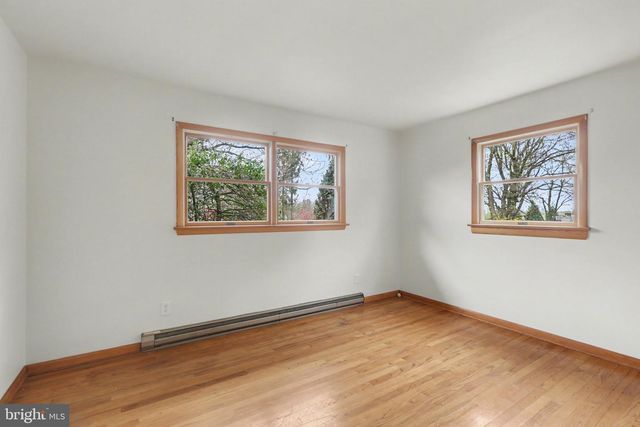 205 N MIDDLESEX RD, Carlisle, PA 17013