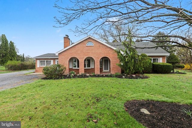 205 N MIDDLESEX RD, Carlisle, PA 17013
