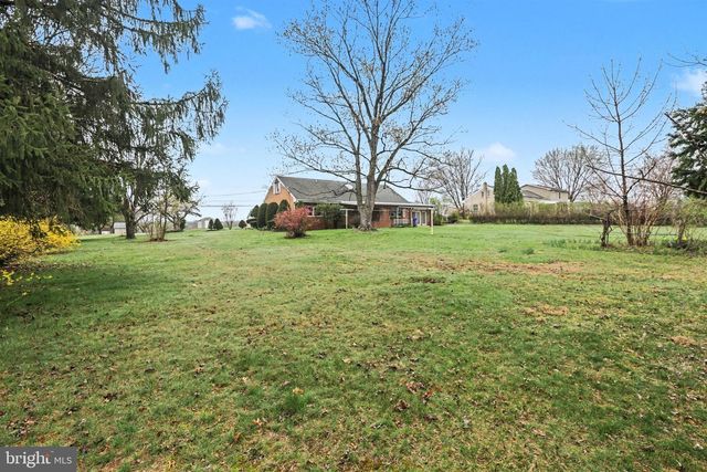 205 N MIDDLESEX RD, Carlisle, PA 17013