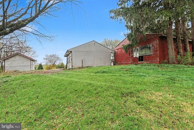 205 N MIDDLESEX RD, Carlisle, PA 17013