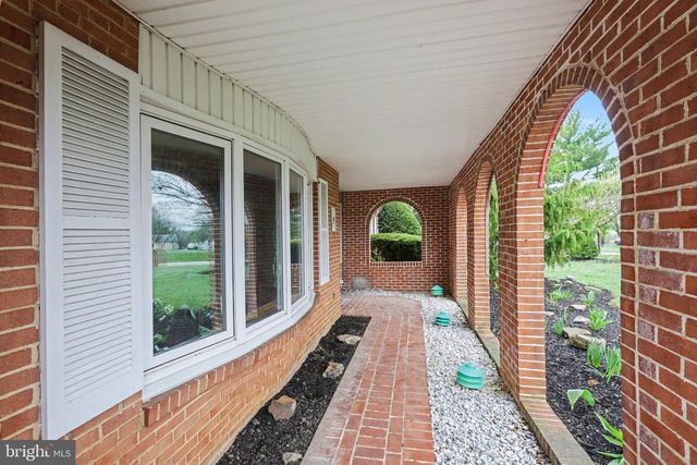 205 N MIDDLESEX RD, Carlisle, PA 17013
