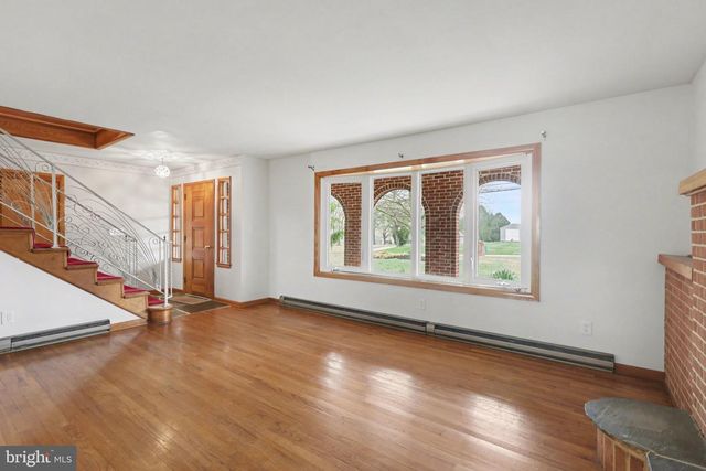 205 N MIDDLESEX RD, Carlisle, PA 17013