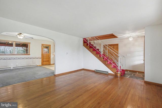 205 N MIDDLESEX RD, Carlisle, PA 17013