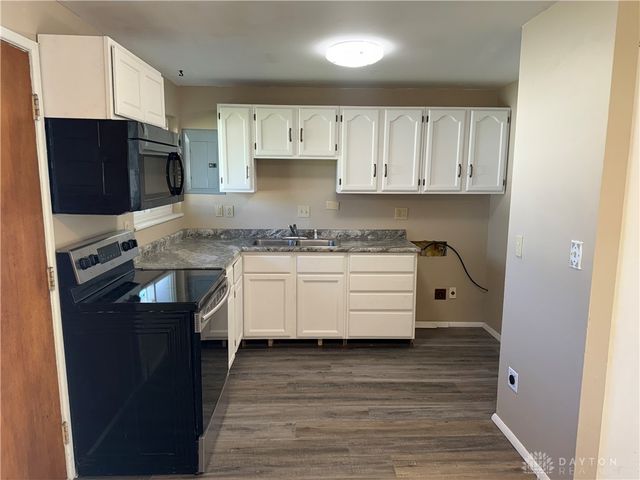 5669 Traymore Drive, Dayton, OH 45424