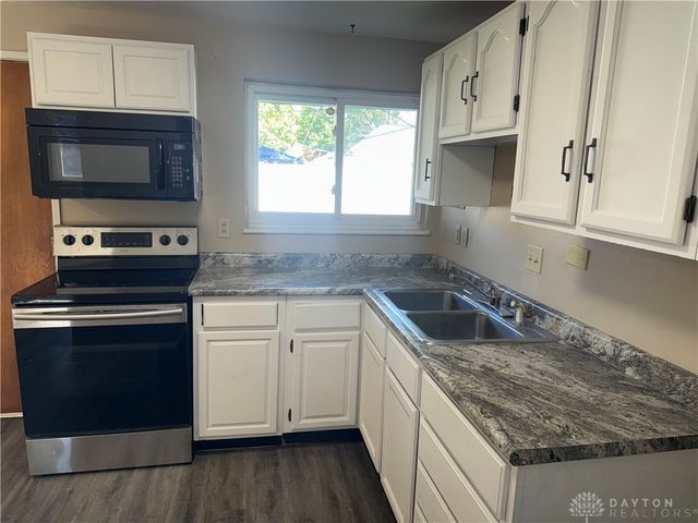 5669 Traymore Drive, Dayton, OH 45424