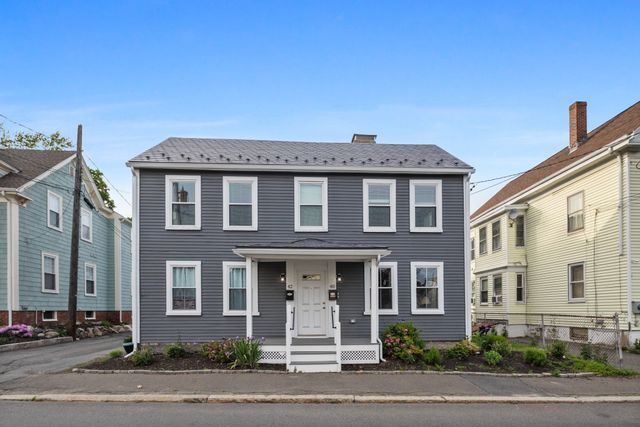 42 School St 2, Salem, MA 01970