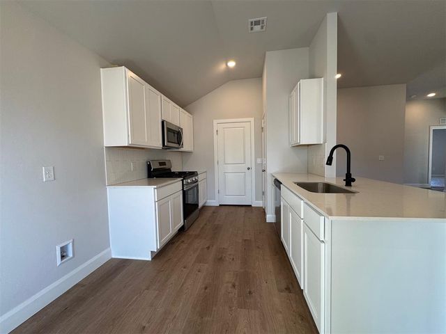 941 S Buffalo Lane, Mustang, OK 73064