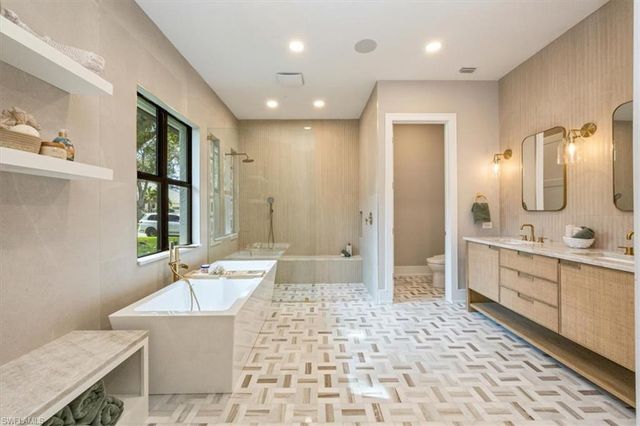 226 Monterey DR, Naples, FL 34119