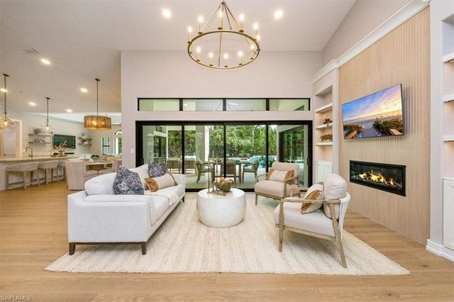 226 Monterey DR, Naples, FL 34119