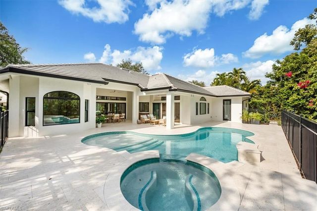 226 Monterey DR, Naples, FL 34119