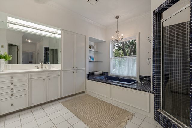 214 Terrell Rd, Terrell Hills, TX 78209