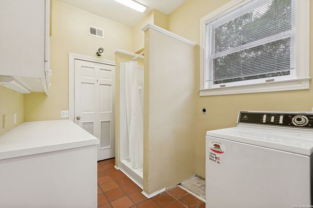214 Terrell Rd, Terrell Hills, TX 78209