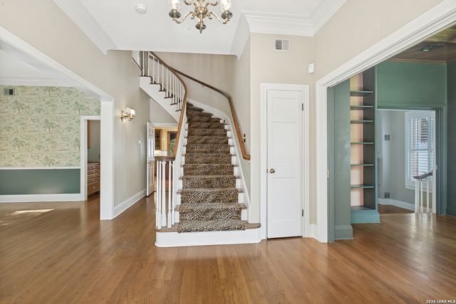 214 Terrell Rd, Terrell Hills, TX 78209