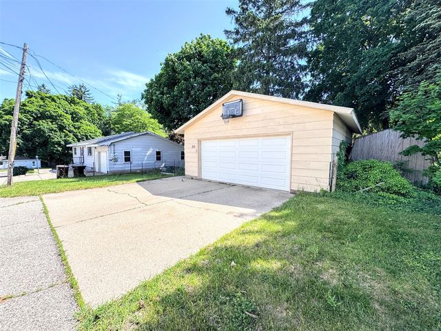 311 N Warren Avenue, Big Rapids, MI 49307