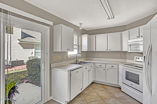 900 COUNTRY BRIDGE Road 3, St. Johns, FL 32259