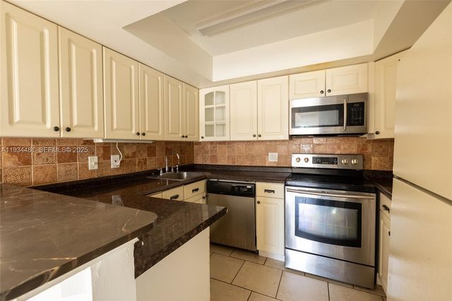 4205 Village Dr D, Delray Beach, FL 33445