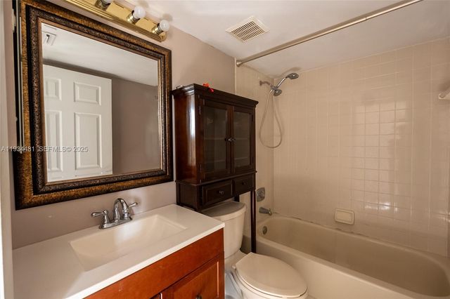 4205 Village Dr D, Delray Beach, FL 33445