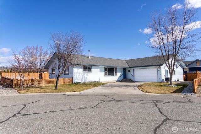 605 Pinyon Place, Omak, WA 98841