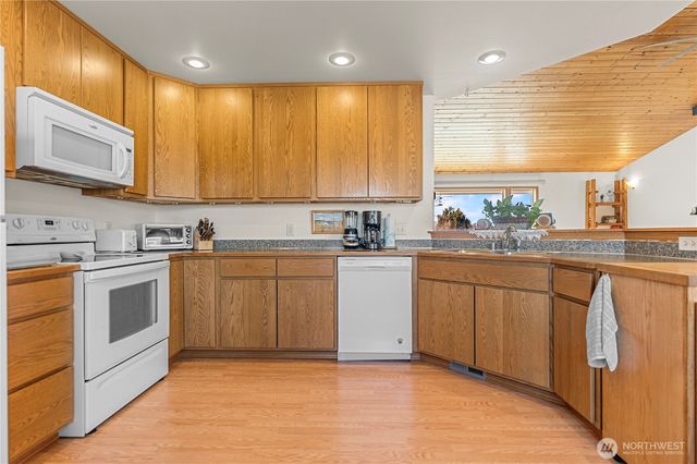 605 Pinyon Place, Omak, WA 98841