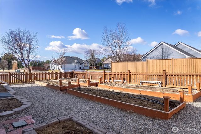 605 Pinyon Place, Omak, WA 98841