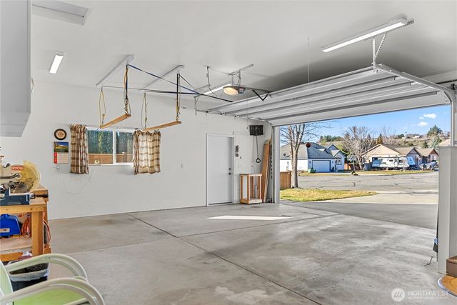 605 Pinyon Place, Omak, WA 98841