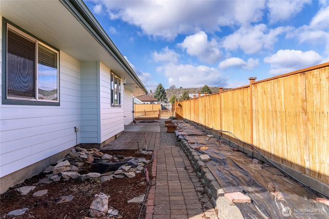 605 Pinyon Place, Omak, WA 98841