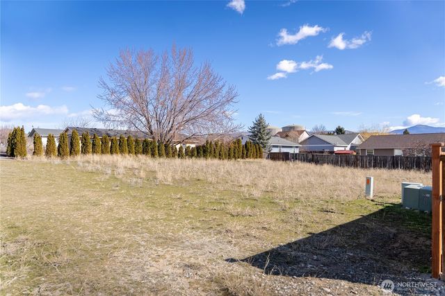 605 Pinyon Place, Omak, WA 98841