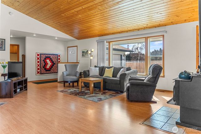 605 Pinyon Place, Omak, WA 98841