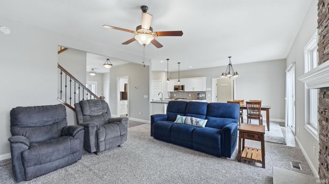 11176 Prairie Rose Pass, Roanoke, IN 46783