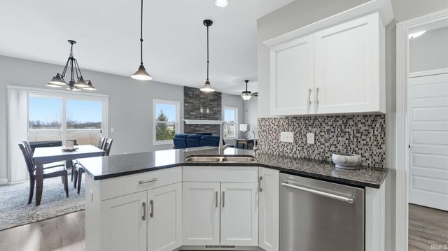 11176 Prairie Rose Pass, Roanoke, IN 46783