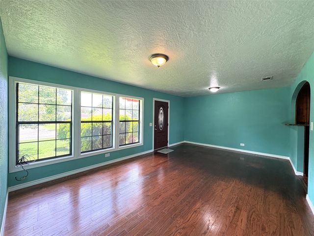 1205 Lamar, Mt Pleasant, TX 75455