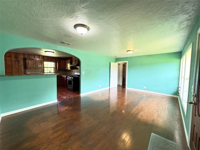 1205 Lamar, Mt Pleasant, TX 75455